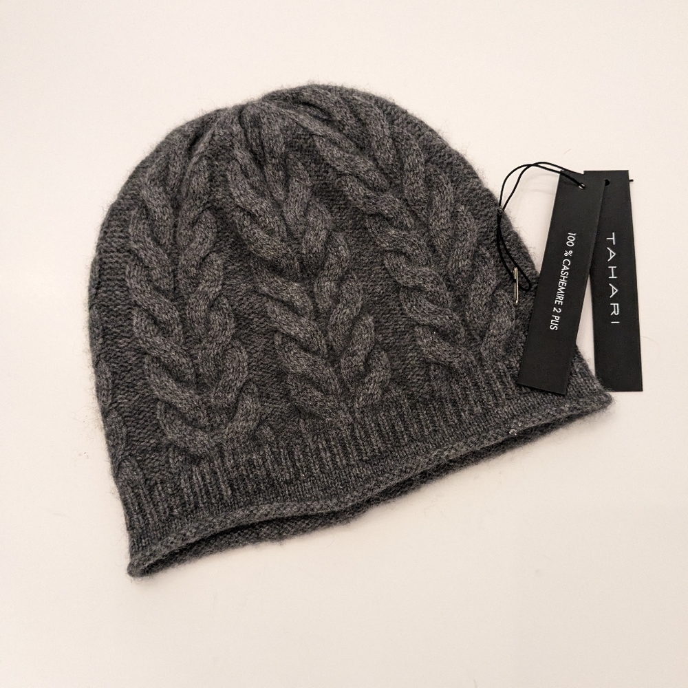 NWT Tahari  Cashmere cable knit beanie